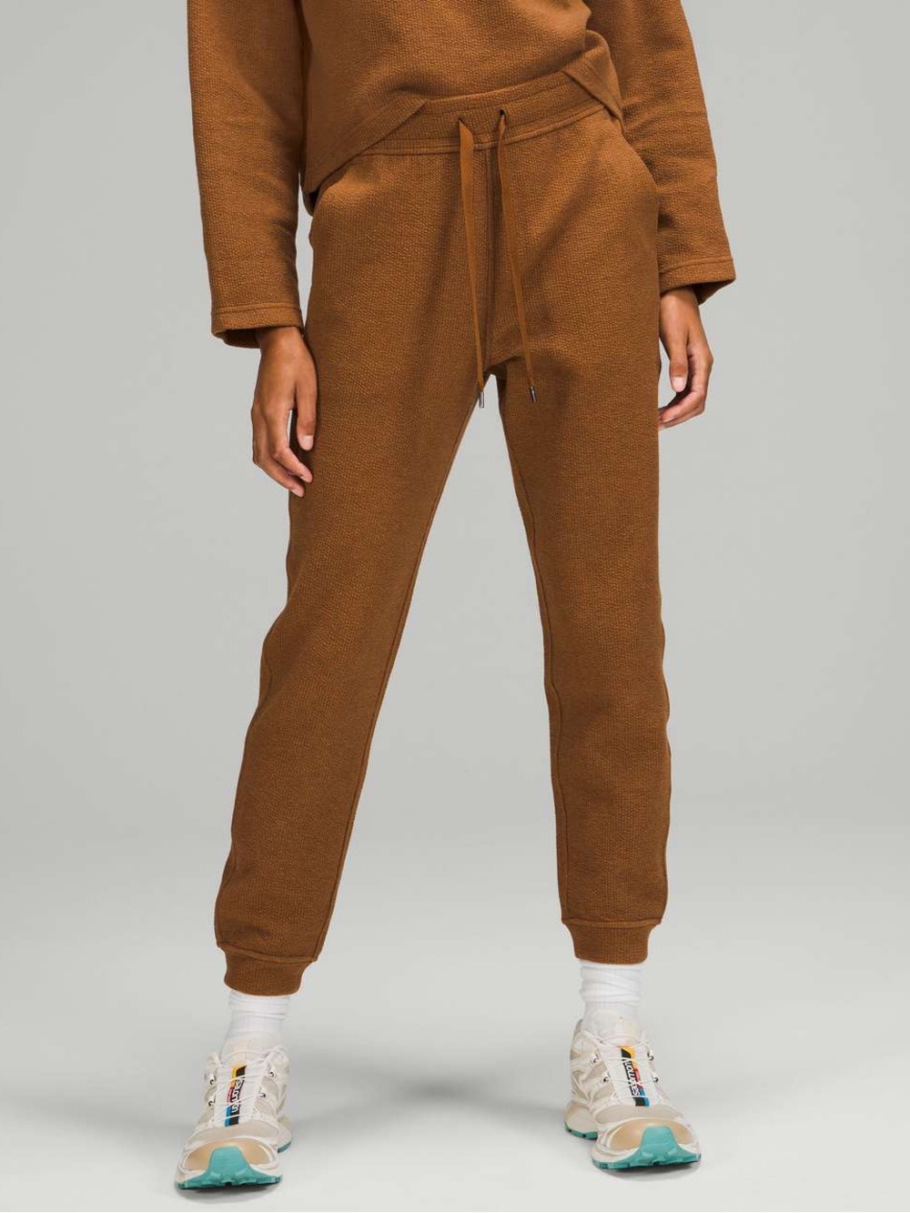 Cozy High-Rise Joggers — Brown
